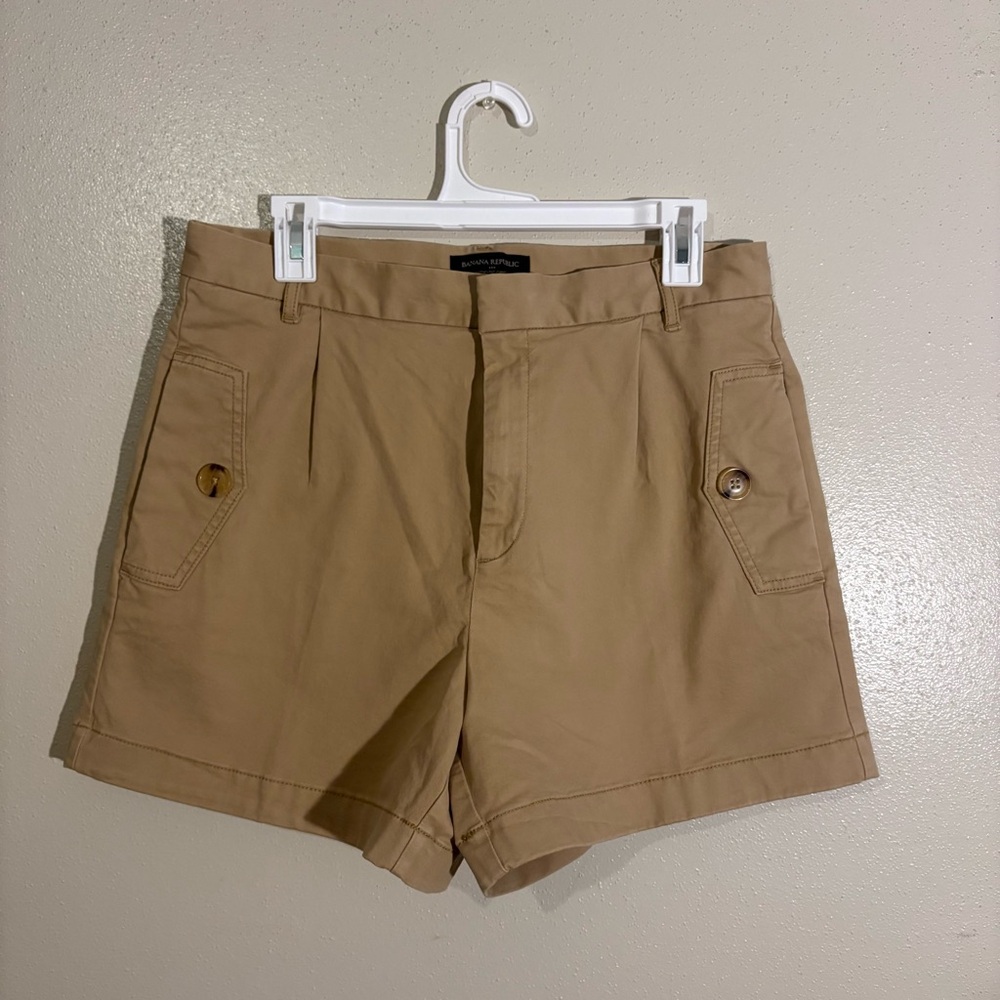 Banana Republic Khaki Shorts - Size 10- NWT